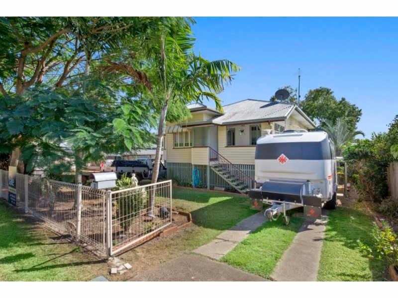 8 Brecknell Street, The Range QLD 4700